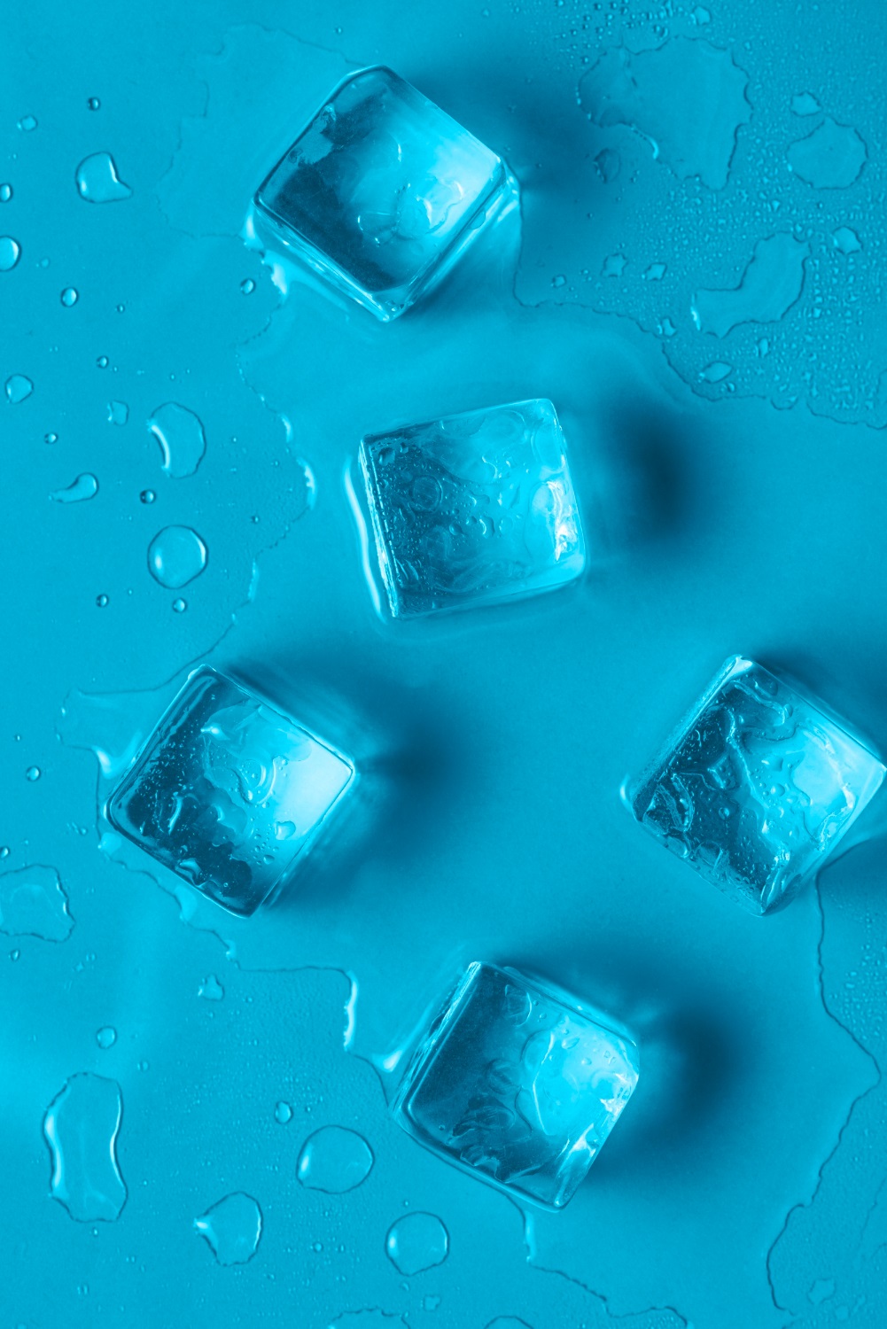 Παγάκια σε ποτήρι